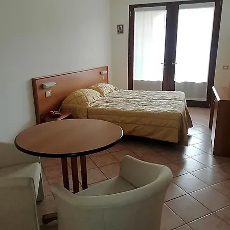 Breglia Hotell 2*