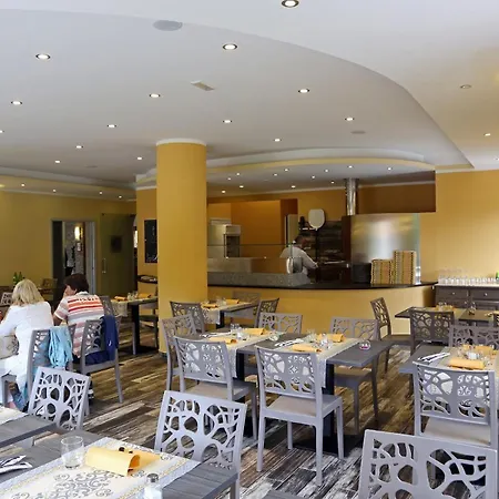 Hotell Breglia Plesio